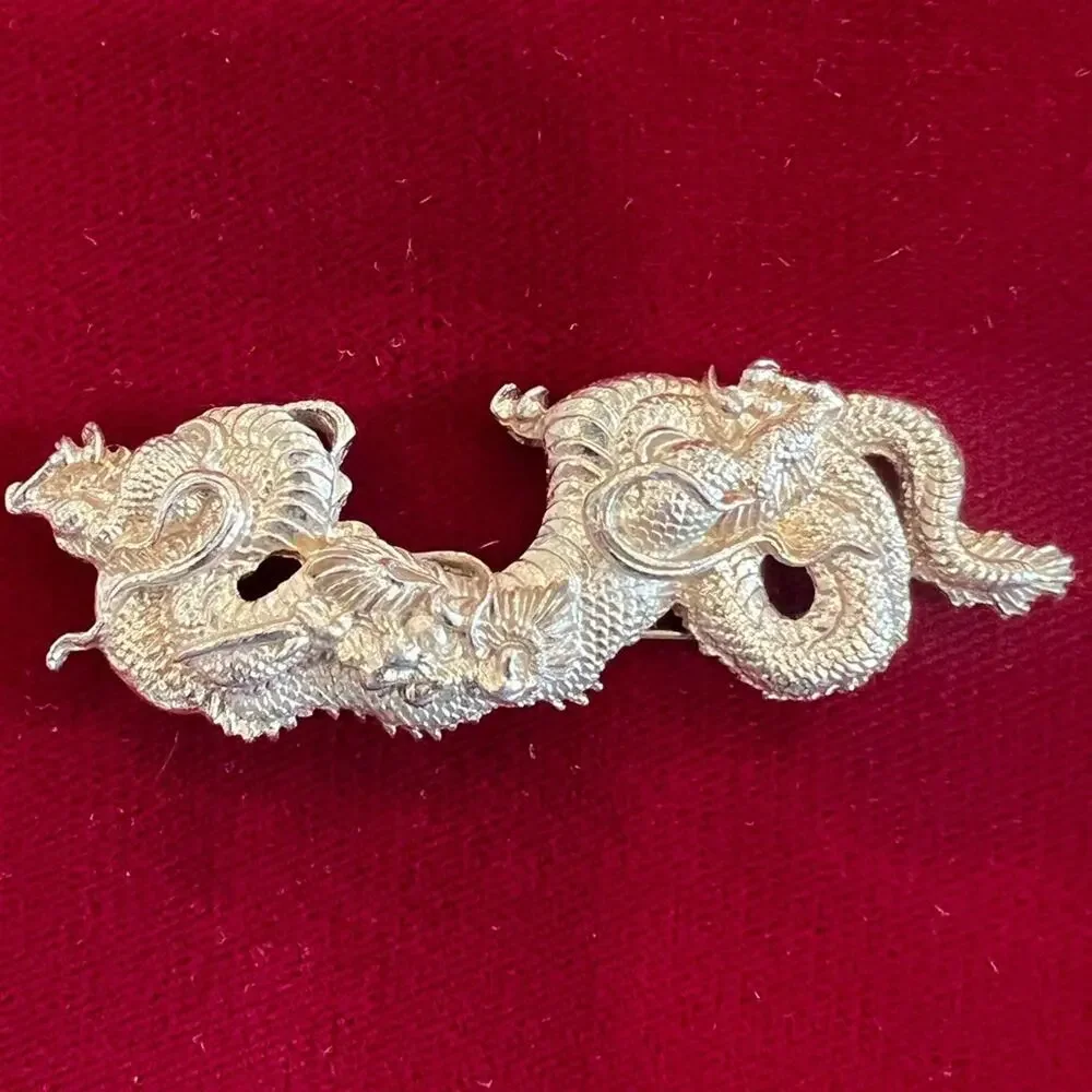 Dragon brooch pin